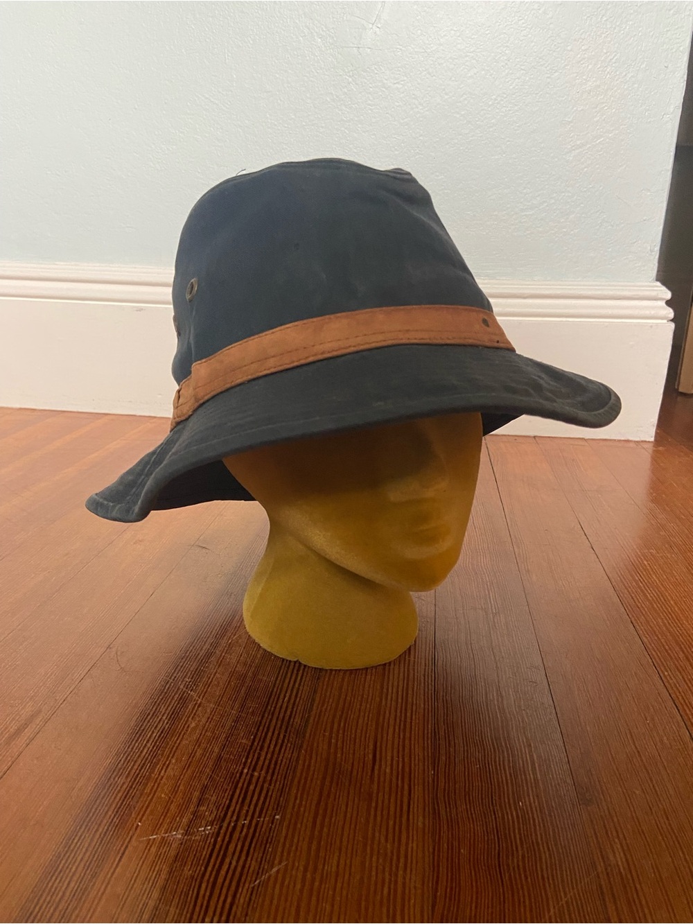 Wide-Brim Cotton Bucket Hat with Brown Band - Navy